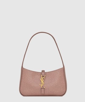 새틴과 크리스탈 소재의 미니 le 5 à 7 710318