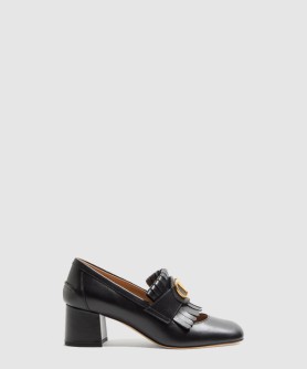 브이로고 시그니처 프린지 장식 카프스킨 펌프스