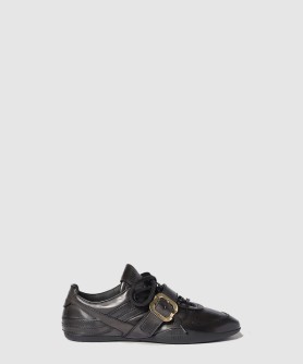 버클 장식 가죽 스니커즈 5E549E